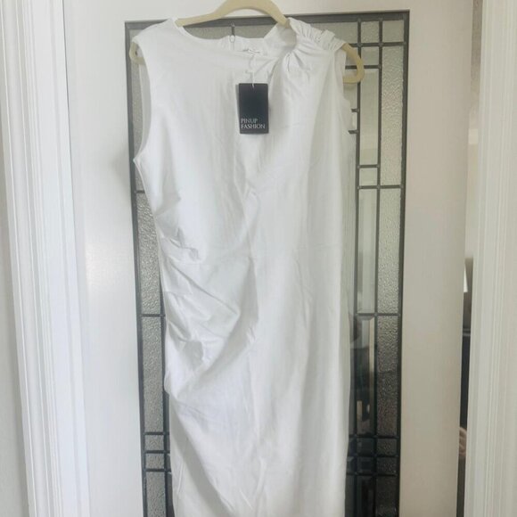 Pin-Up Fashion White Body-Conscious Dress (Size Large) - Picture 1 of 5